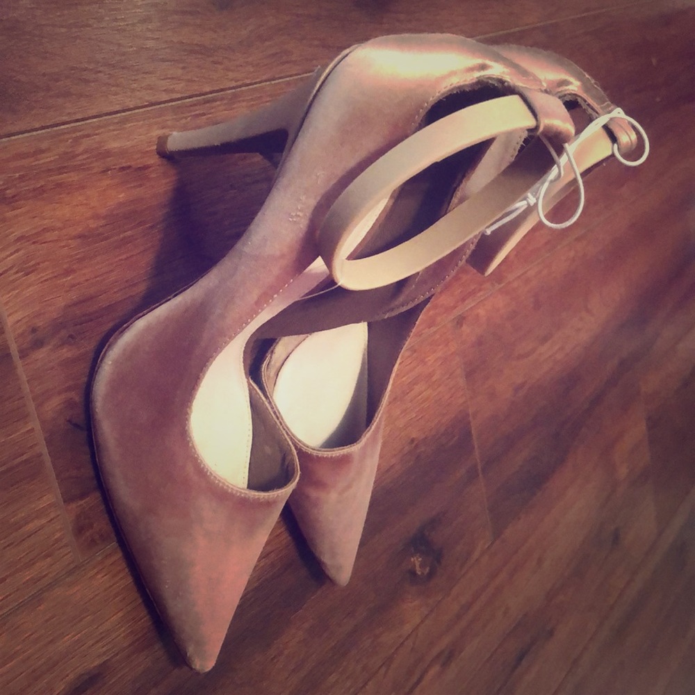 Used HERVE LEGER D'Orsay Pointed-Toe Pumps US 8.5